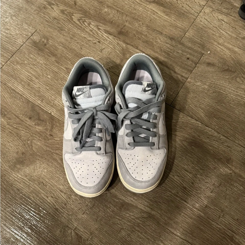 Nike Dunks - Picture 1 of 3